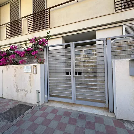 Apartment Modern Giovanni Square Iun Q6922